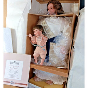 BOXED Ashton Drake Footprints in the Sand Jesus Christ & Boy Dolls with Base CN